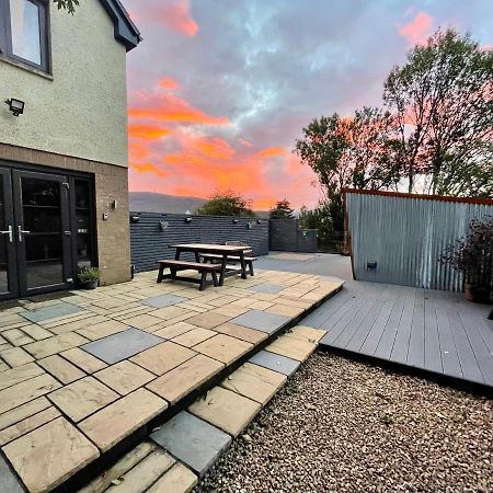 Stylish, Central Studio With Kitchen & Large Deck Fort William Exterior foto
