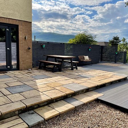 Stylish, Central Studio With Kitchen & Large Deck Fort William Exterior foto