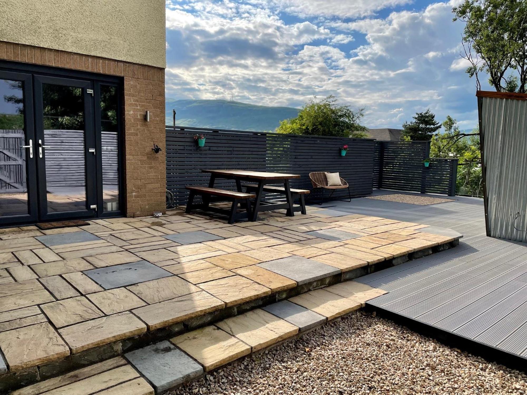 Stylish, Central Studio With Kitchen & Large Deck Fort William Exterior foto